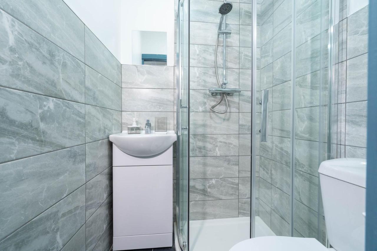 Trendy Studio In Vibrant West Midlands Apartment Birmingham Exterior photo