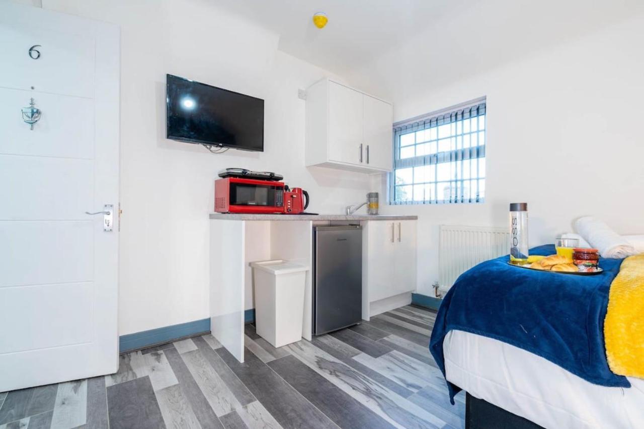 Trendy Studio In Vibrant West Midlands Apartment Birmingham Exterior photo